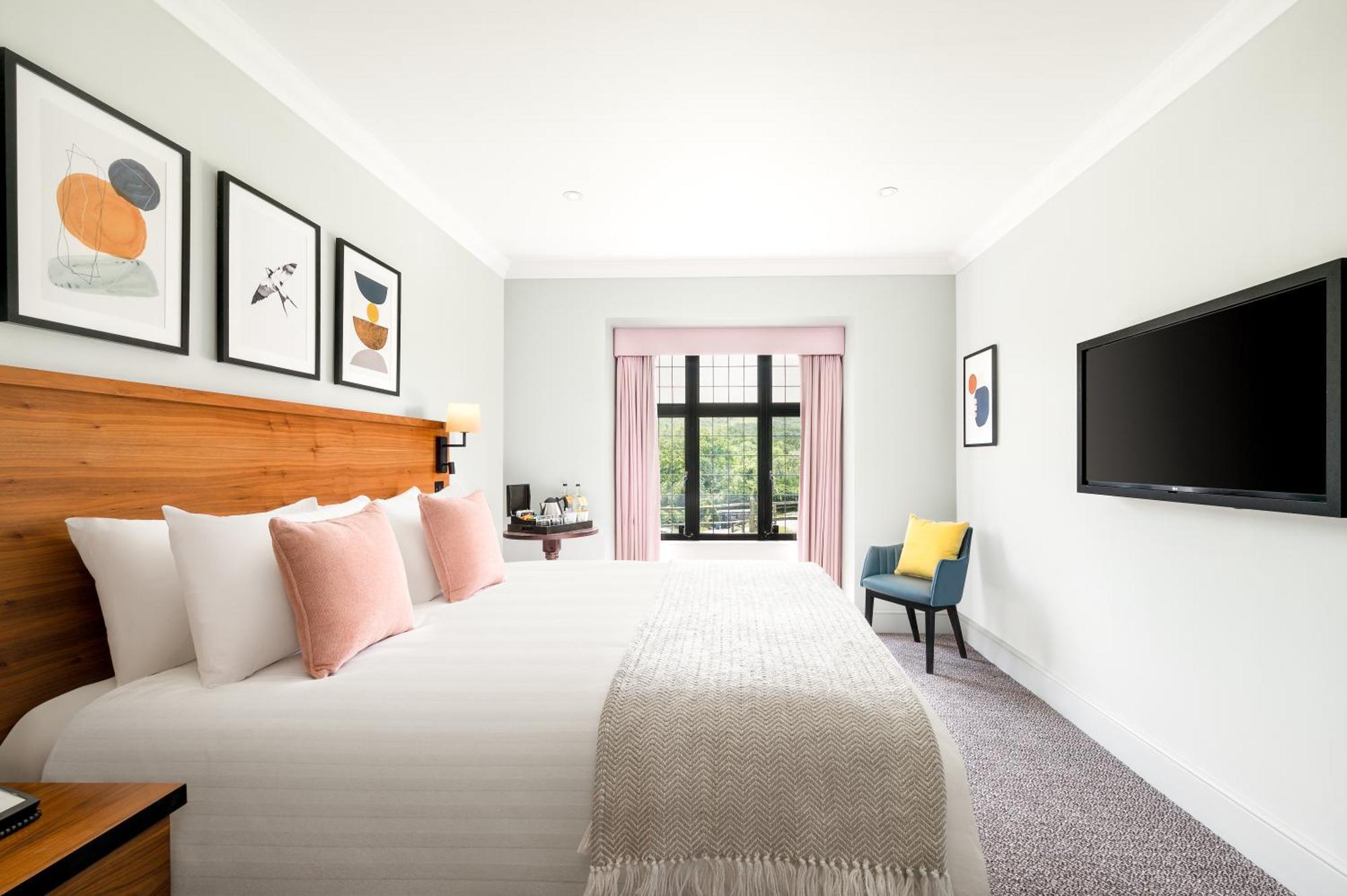 Voco Lythe Hill Hotel & Spa By Ihg Haslemere Buitenkant foto