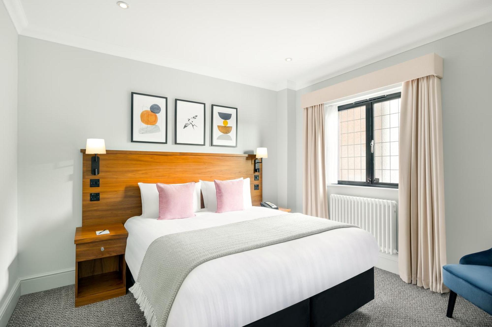 Voco Lythe Hill Hotel & Spa By Ihg Haslemere Buitenkant foto