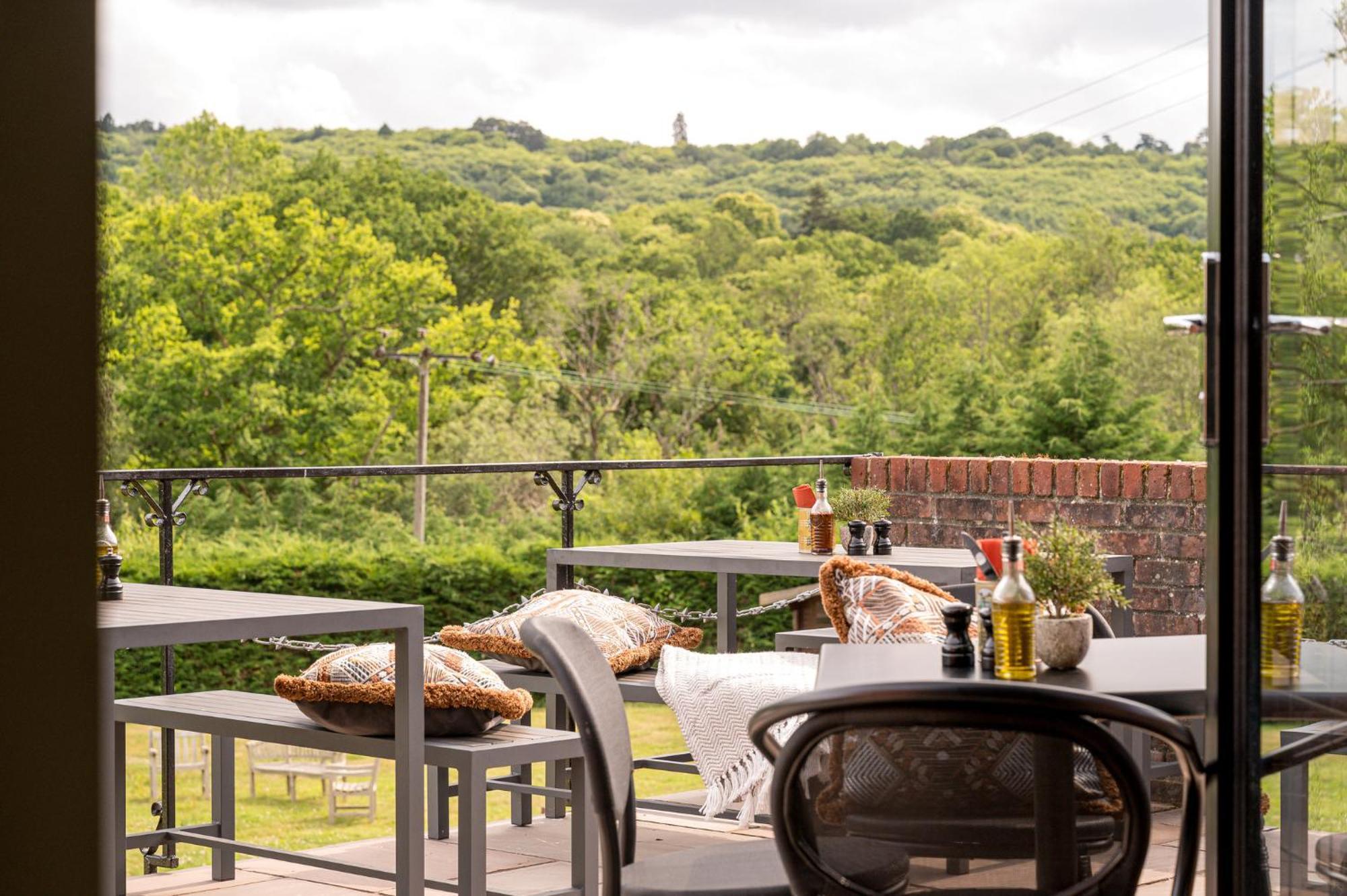 Voco Lythe Hill Hotel & Spa By Ihg Haslemere Buitenkant foto