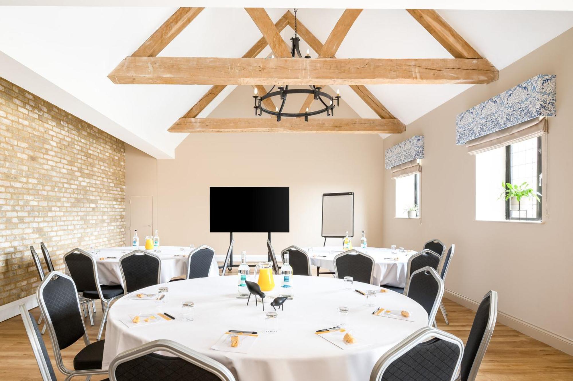 Voco Lythe Hill Hotel & Spa By Ihg Haslemere Buitenkant foto