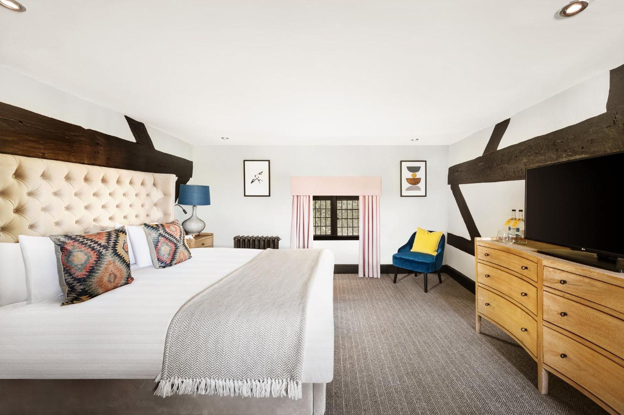 Voco Lythe Hill Hotel & Spa By Ihg Haslemere Buitenkant foto