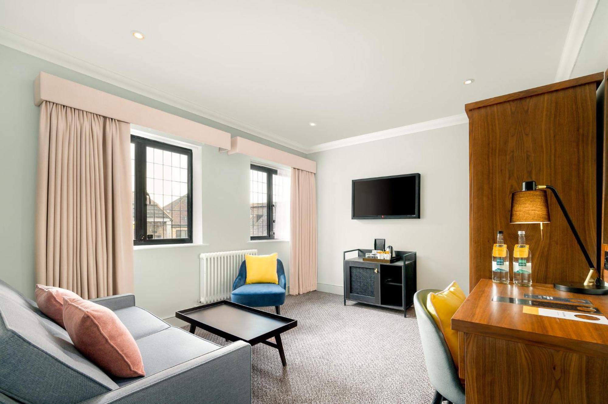 Voco Lythe Hill Hotel & Spa By Ihg Haslemere Buitenkant foto