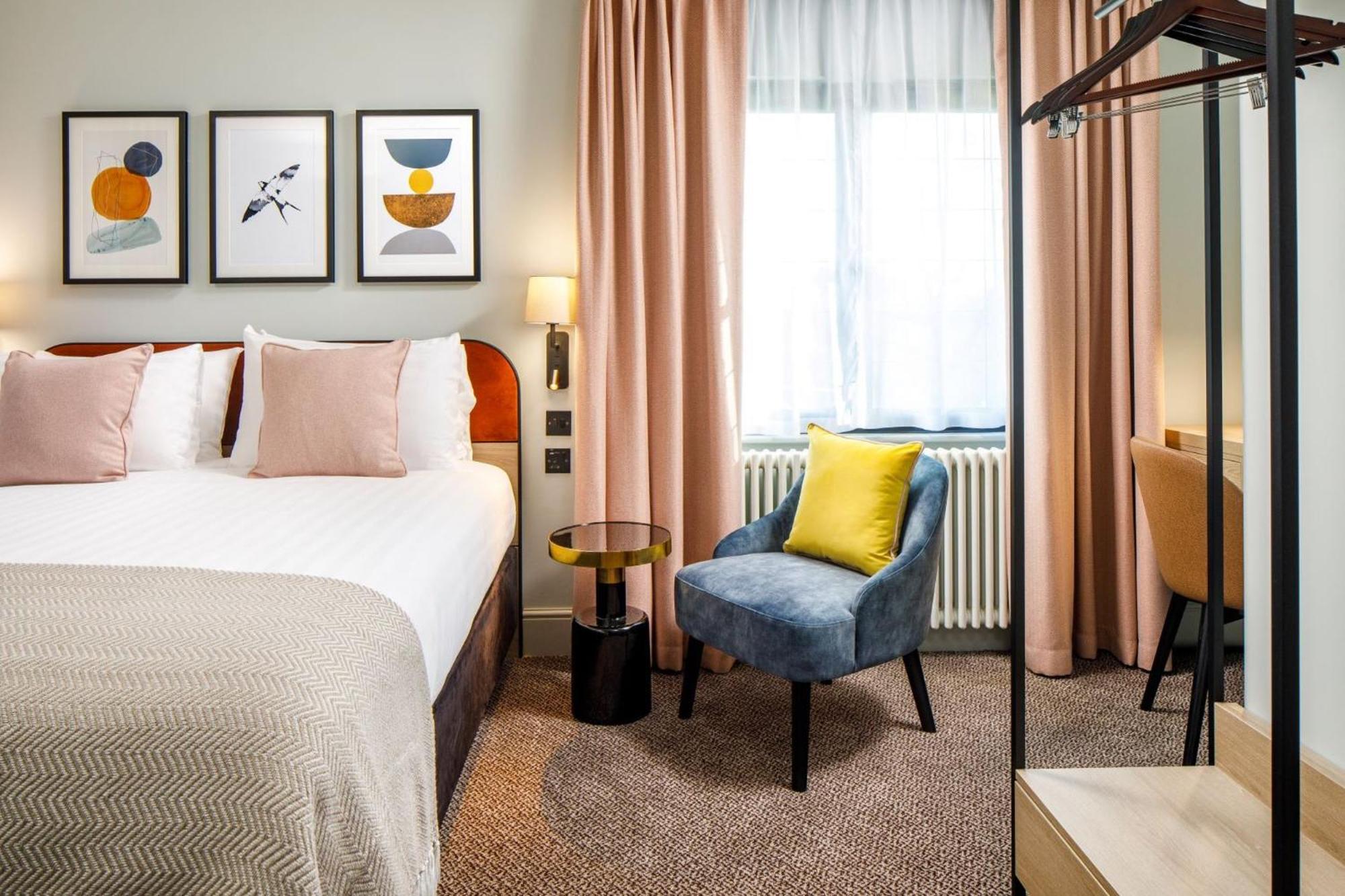 Voco Lythe Hill Hotel & Spa By Ihg Haslemere Buitenkant foto