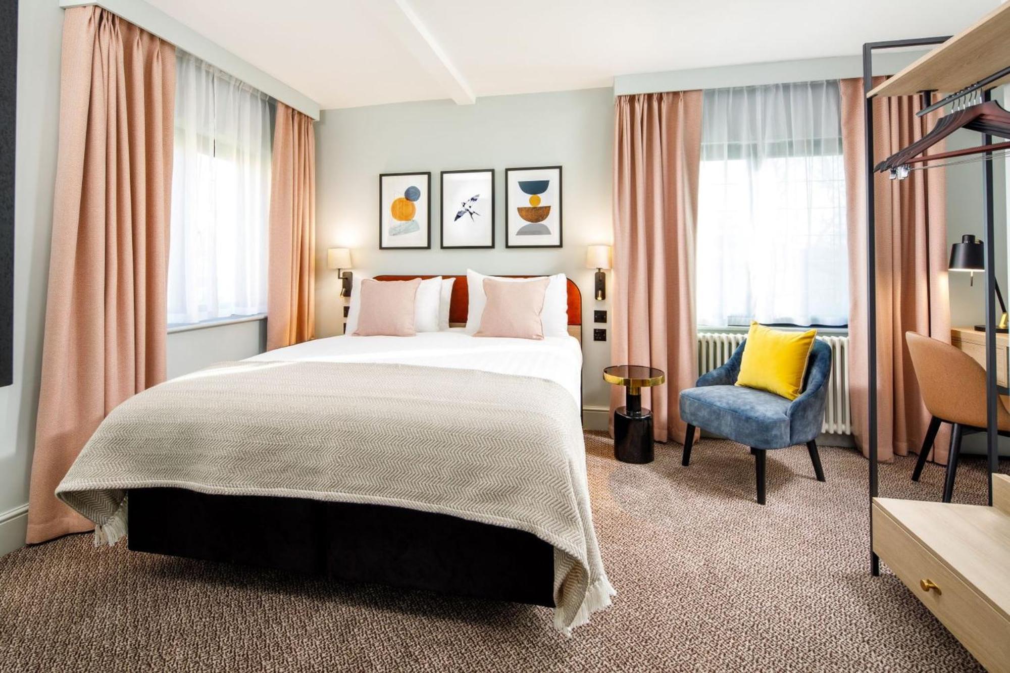 Voco Lythe Hill Hotel & Spa By Ihg Haslemere Buitenkant foto